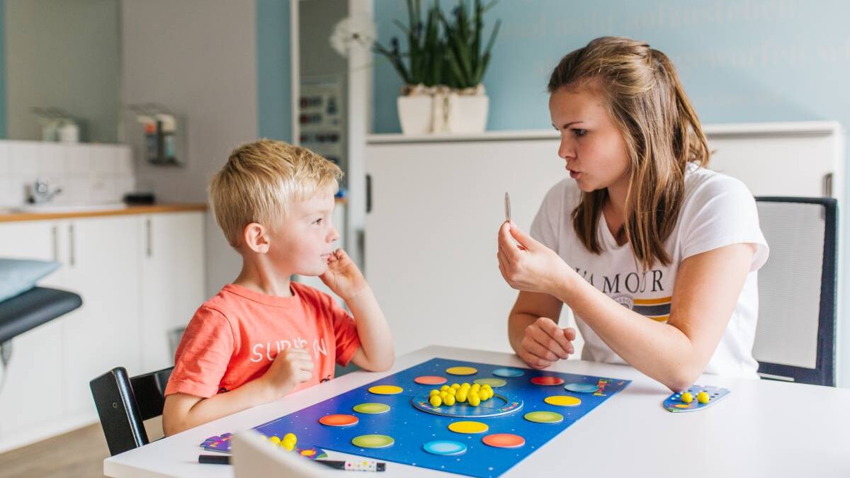 Kind in logopädischer Therapie bei SprechWerk Bocholt